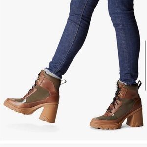 Sorel Brex Heel Lace size 7.5 boot.  Tan and Olive Green womens